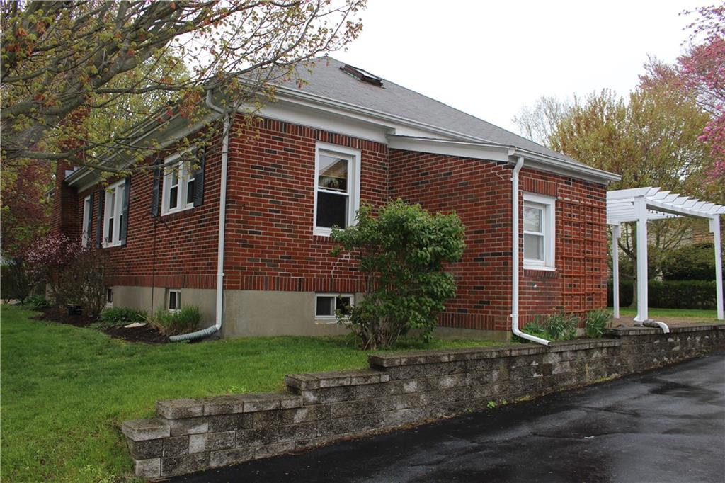 20 Admiral Kalbfus Rd, Newport, RI 02840 MLS 1281910 Coldwell Banker