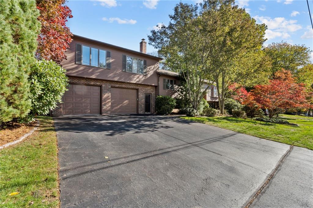 21 Baneberry Dr, Cranston, RI 02921 MLS 1297687 Coldwell Banker