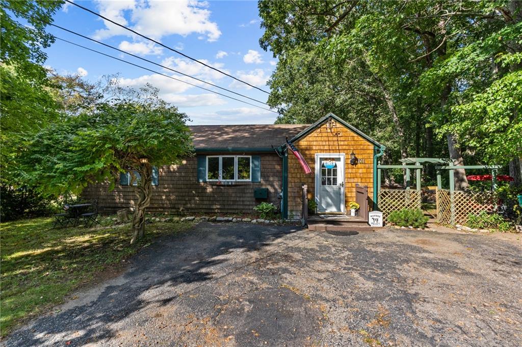 1011 Stony Ln, North Kingstown, RI 02852 MLS 1313599 Coldwell Banker