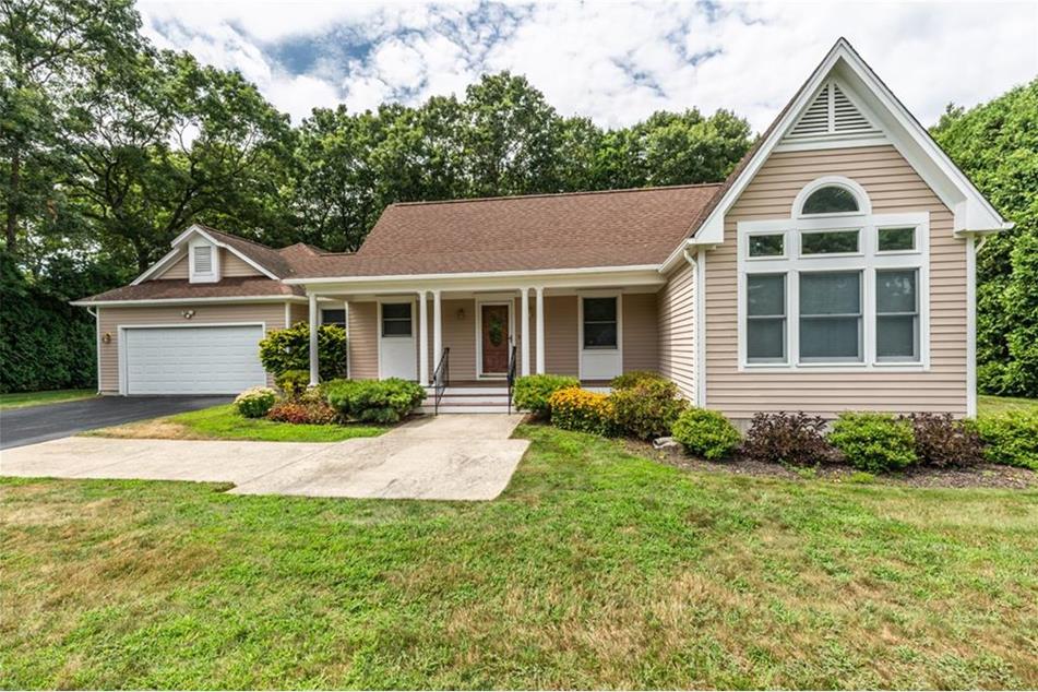 43 Beechnut Dr, Johnston, RI 02919 MLS 1317539 Coldwell Banker