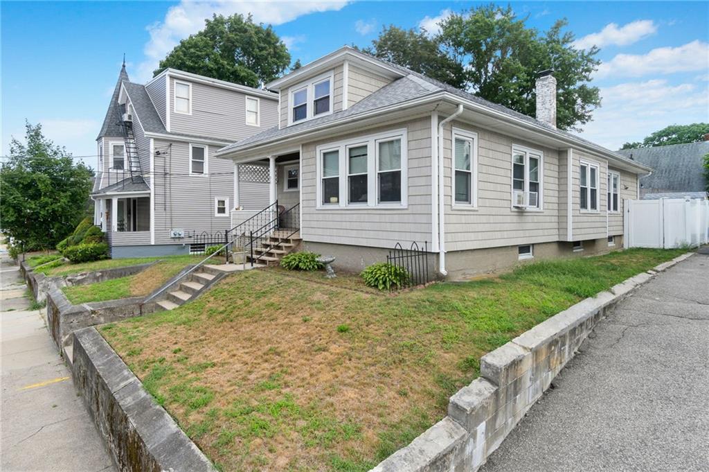 96 Morris Ave, Pawtucket, RI 02860 MLS 1318900 Coldwell Banker