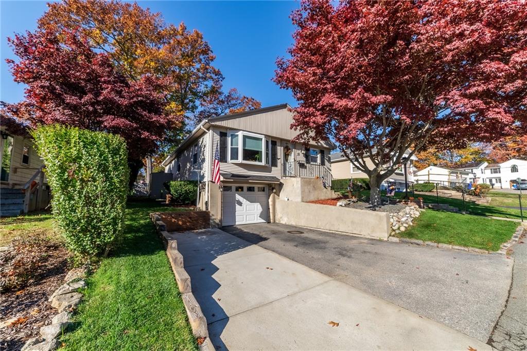 68 Brookside Ave, North Providence, RI 02911 MLS 1322741 Coldwell