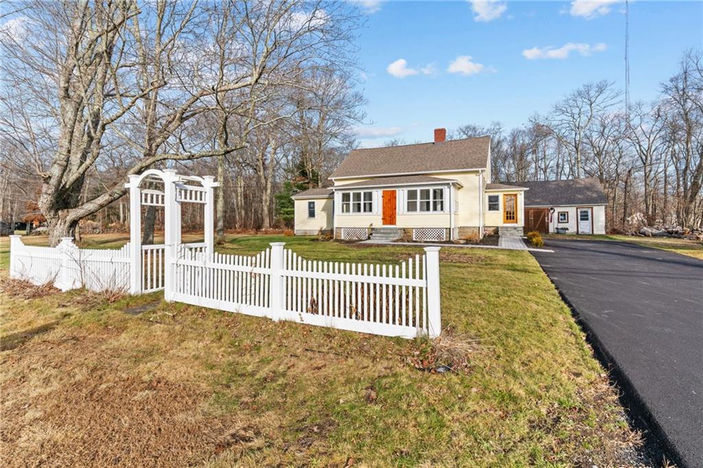 1304 Chopmist Hill Rd, Scituate, RI 02857 MLS 1326408 Coldwell Banker