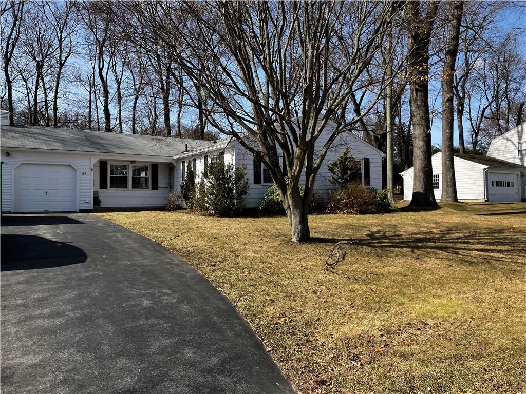69 Carriage Dr, Lincoln, RI 02865 MLS 1330548 Coldwell Banker