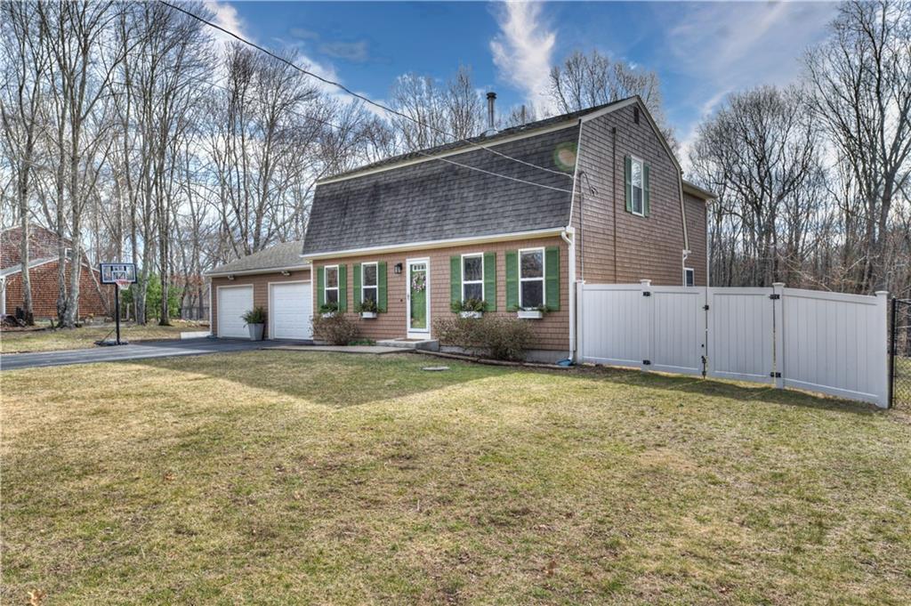 17 Hideaway Ln, North Kingstown, RI 02852 MLS 1330702 Coldwell Banker