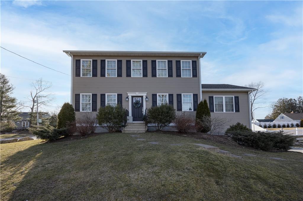 53 Oak View Dr, Cranston, RI 02921 MLS 1332235 Coldwell Banker