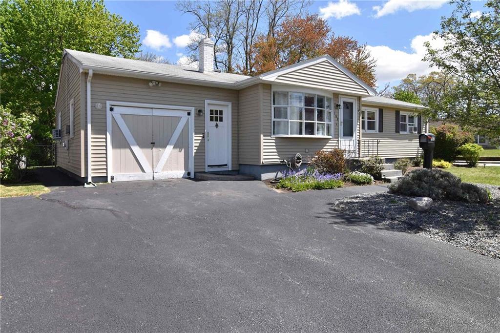 102 Delwood Rd, Warwick, RI 02889 MLS 1334685 Coldwell Banker