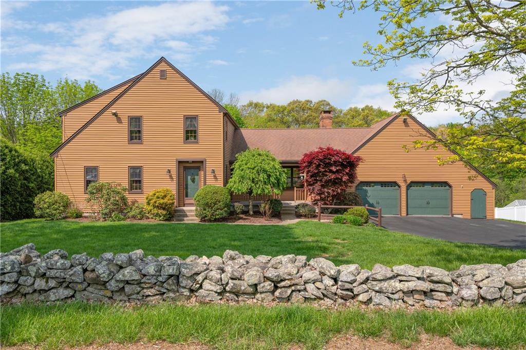 21 Valley Stream Dr, Cumberland, RI 02864 MLS 1335403 Coldwell Banker