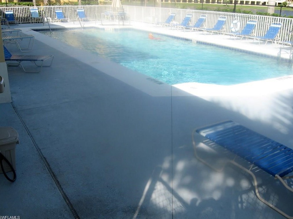 4136 Bellasol Cir, Fort Myers FL 33916-7883 exterior