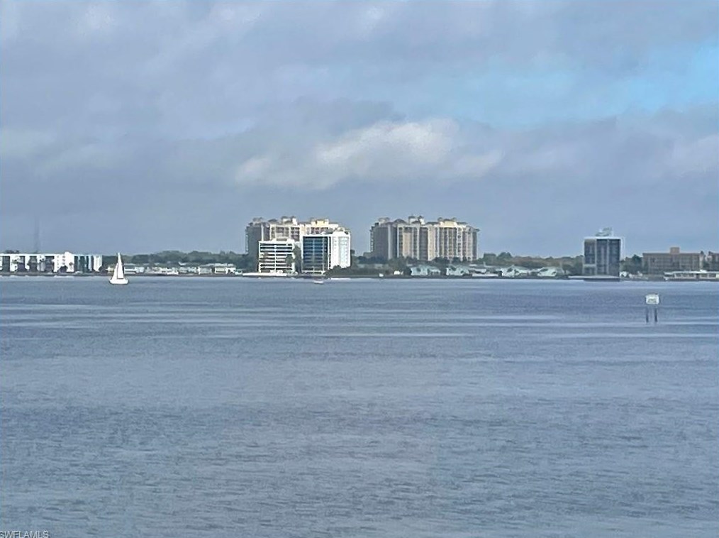 2090 1st St, Fort Myers FL  33901-3103 exterior