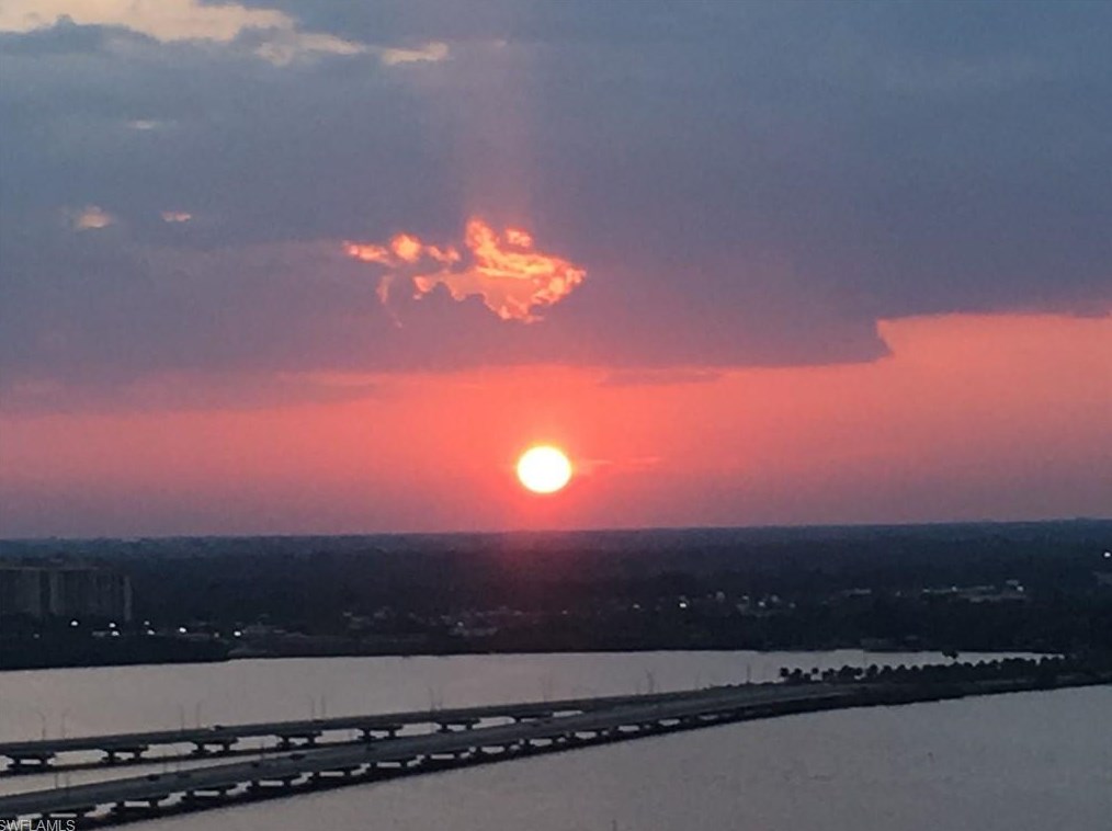 2743 1st St, Fort Myers FL 33916-1823 exterior