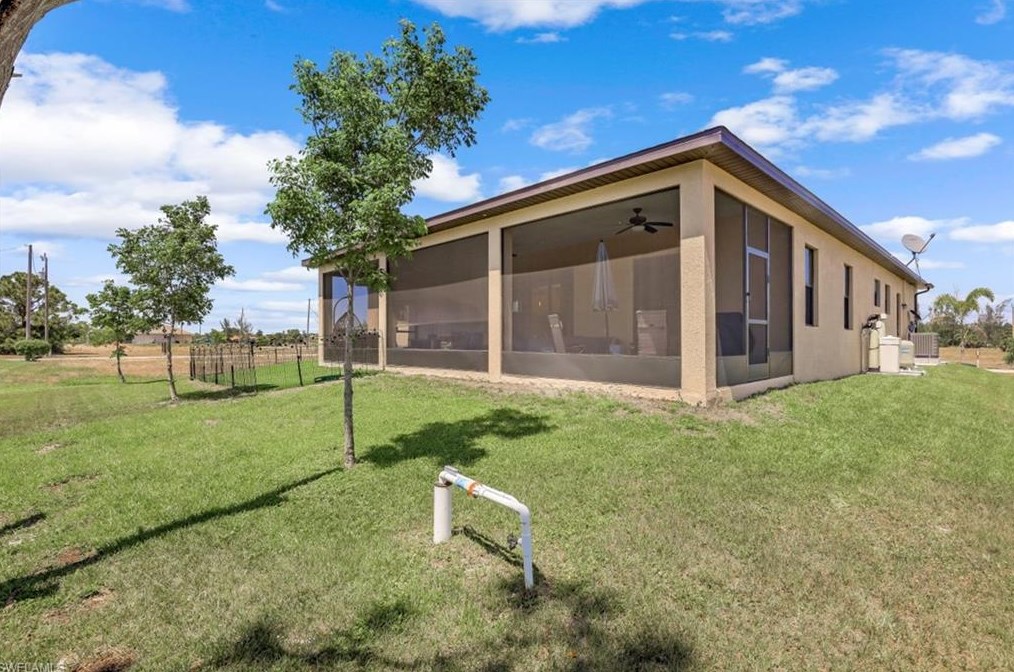 2730 41st Pl, Cape Coral FL  33993-8809 exterior