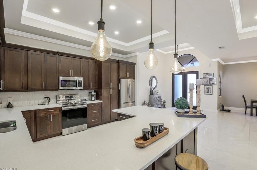 2730 41st Pl, Cape Coral FL  33993-8809 exterior