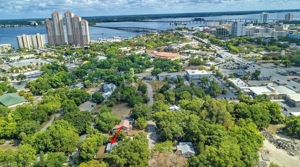 2266 Clifford St, Fort Myers FL  33901-3520 exterior