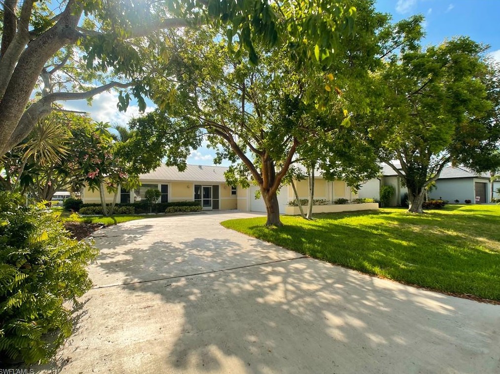 3720 18th Ave, Cape Coral FL  33904-5075 exterior