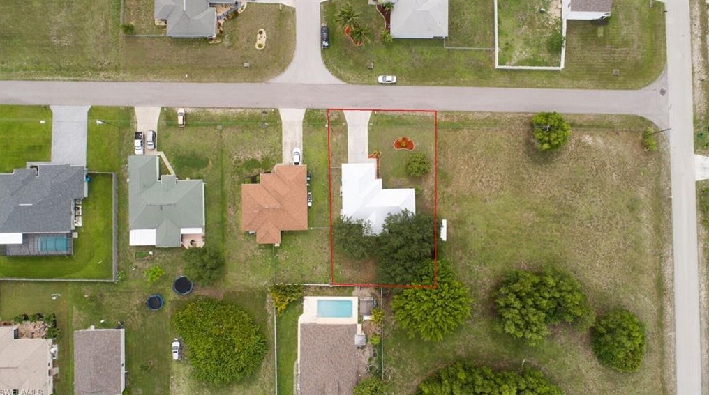 2424 1st Ave, Cape Coral FL  33909-4239 exterior