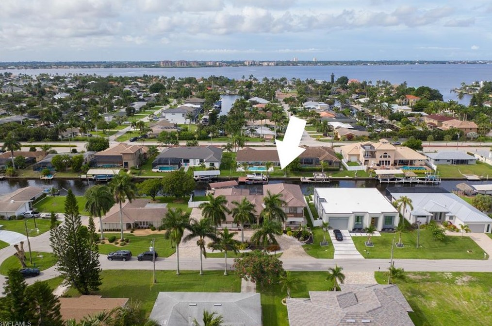 842 Miramar Ct, Cape Coral FL  33904-5934 exterior