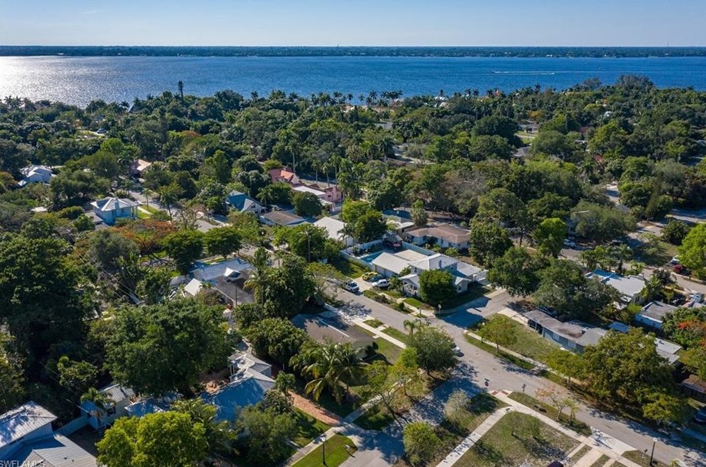 1484 Linhart Ave, Fort Myers FL  33901-6648 exterior