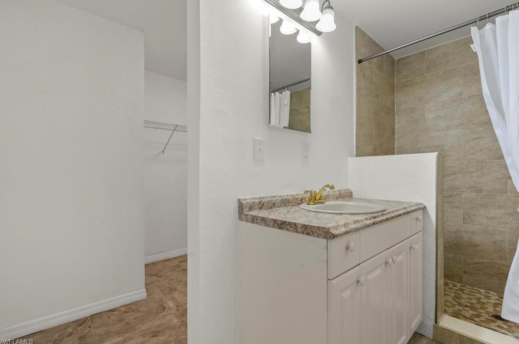 3314 Apache St, Fort Myers FL 33916-2102 exterior