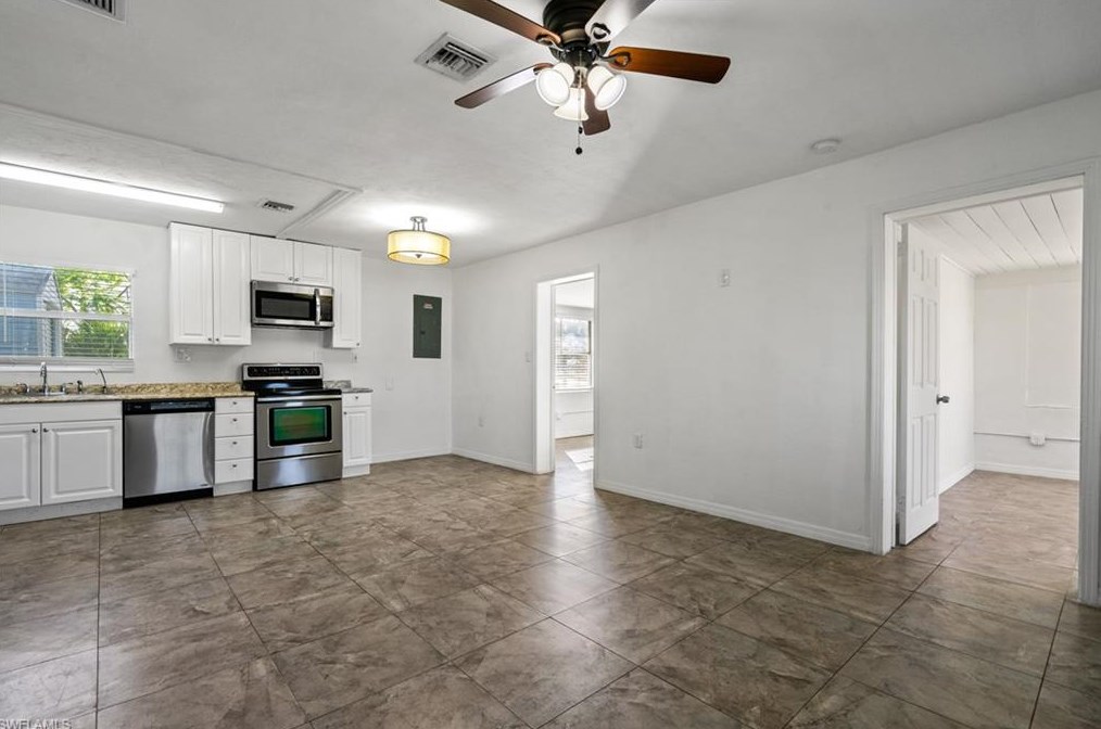 3314 Apache St, Fort Myers FL 33916-2102 exterior