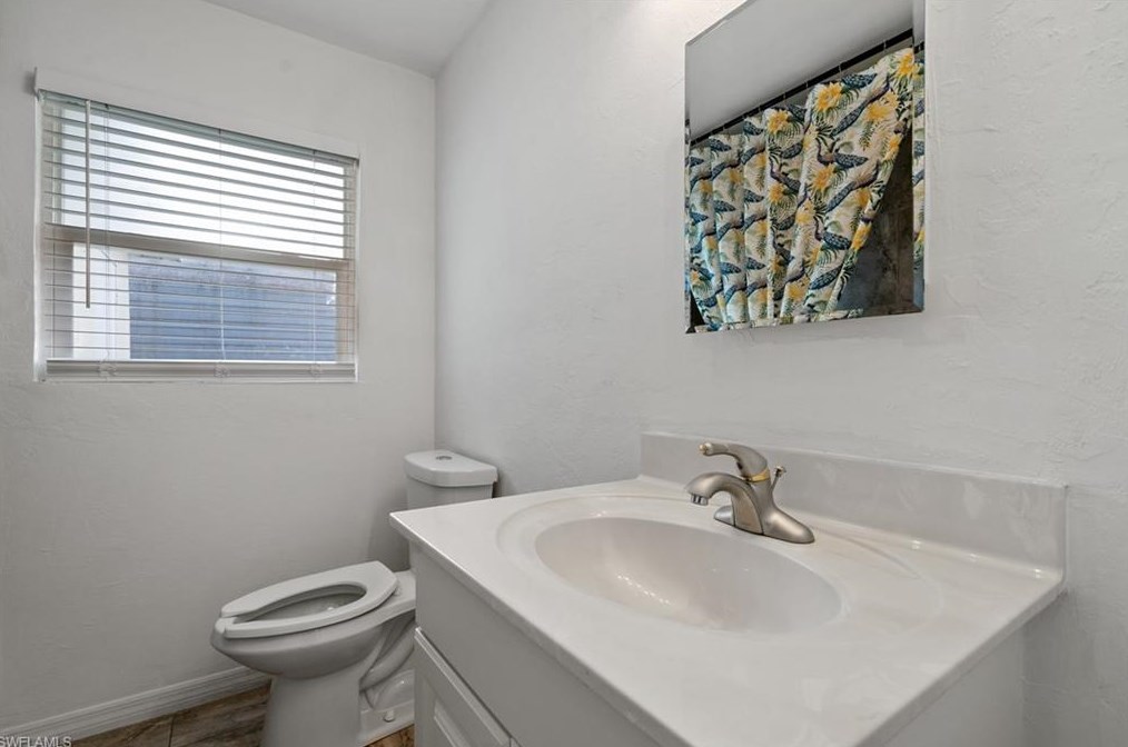 3314 Apache St, Fort Myers FL 33916-2102 exterior