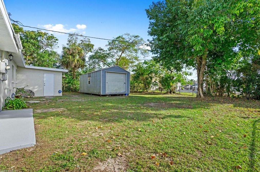 3314 Apache St, Fort Myers FL 33916-2102 exterior