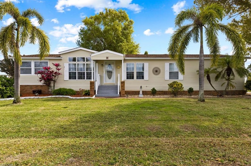 9778 Cattail Ct, Fort Myers FL 33905-5107 exterior