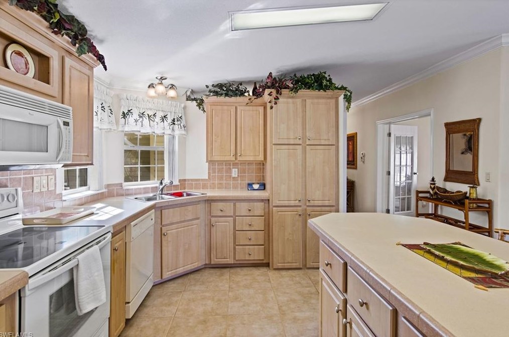 9778 Cattail Ct, Fort Myers FL 33905-5107 exterior