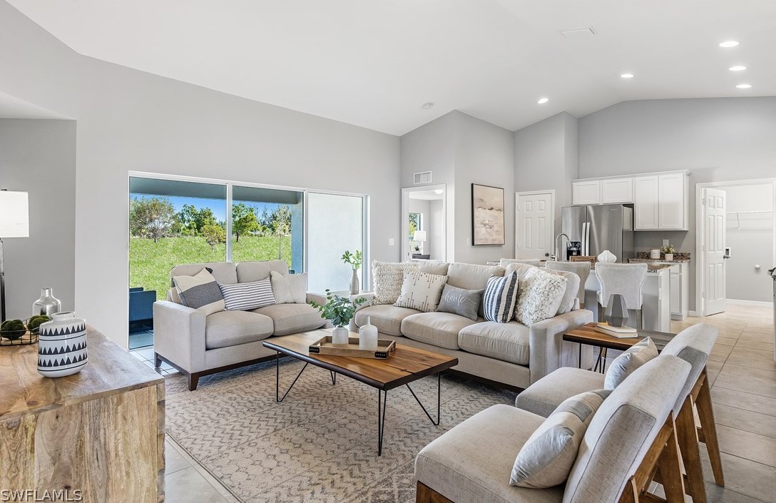 1014 6th Pl, Cape Coral FL  33909-2019 exterior