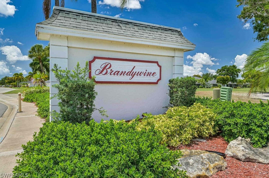 1304 Brandywine Cir, Fort Myers FL  33919-7314 exterior