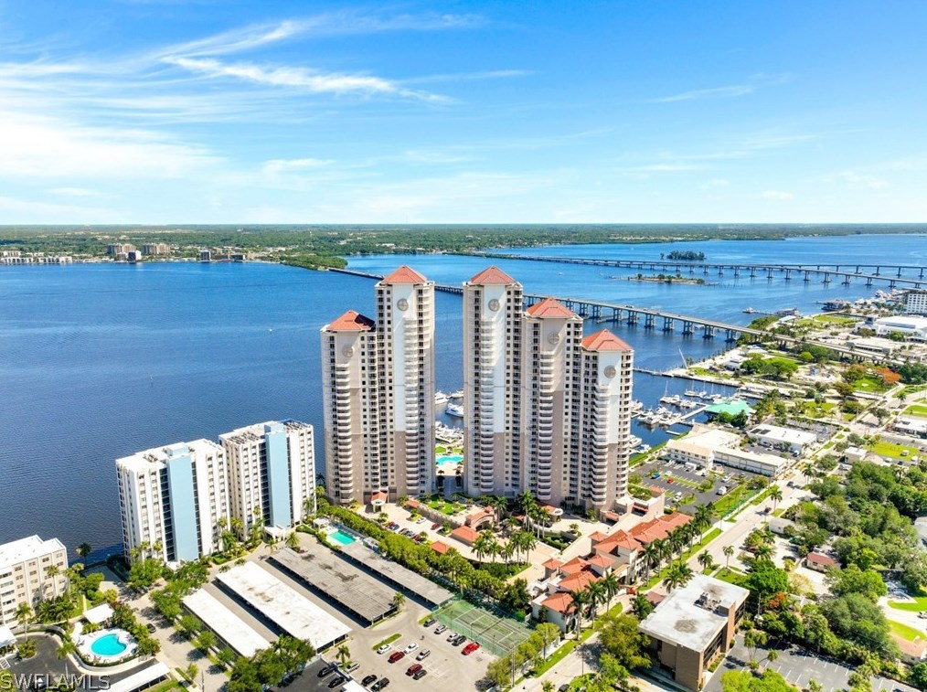 2104 1st St, Fort Myers FL  33901-3224 exterior