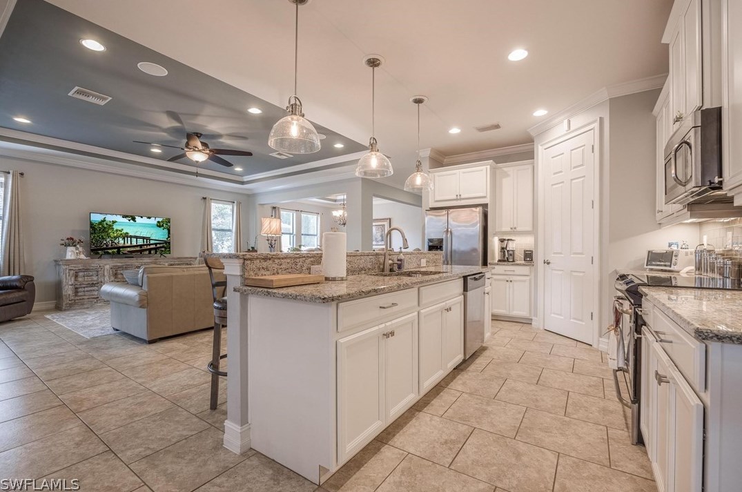 1326 Jambalana Ln, Fort Myers FL  33901-8808 exterior