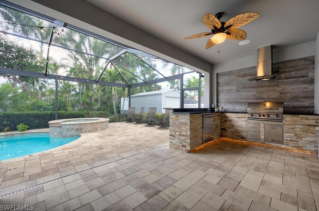 1326 Jambalana Ln, Fort Myers FL  33901-8808 exterior