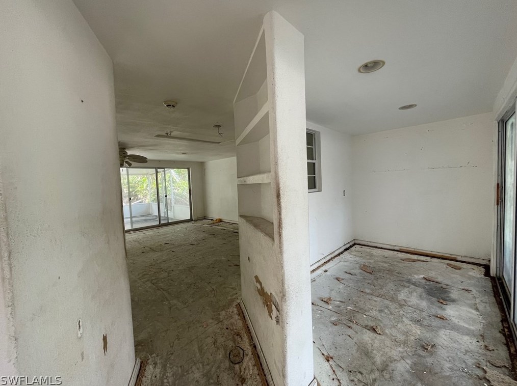 6451 Adelphi Cir, Fort Myers FL  33919-5002 exterior