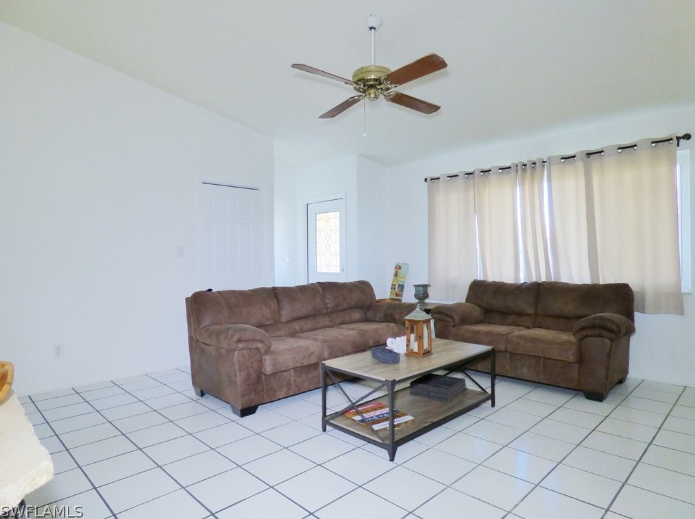 35 Ne 13th Ave, Cape Coral, FL 33909