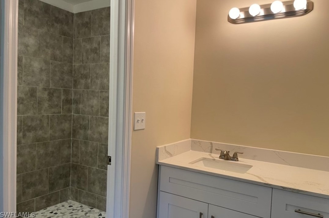 300 Avenida Del Rio, Clewiston FL  33440-2524 exterior