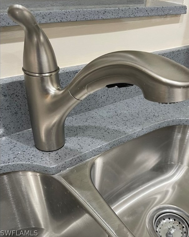 300 Avenida Del Rio, Clewiston FL  33440-2524 exterior