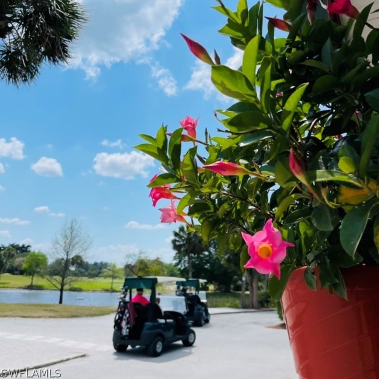 300 Avenida Del Rio, Clewiston FL  33440-2524 exterior