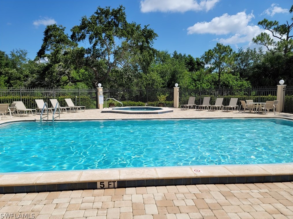 8715 Charter Club Cir, Fort Myers FL 33919-6837 exterior