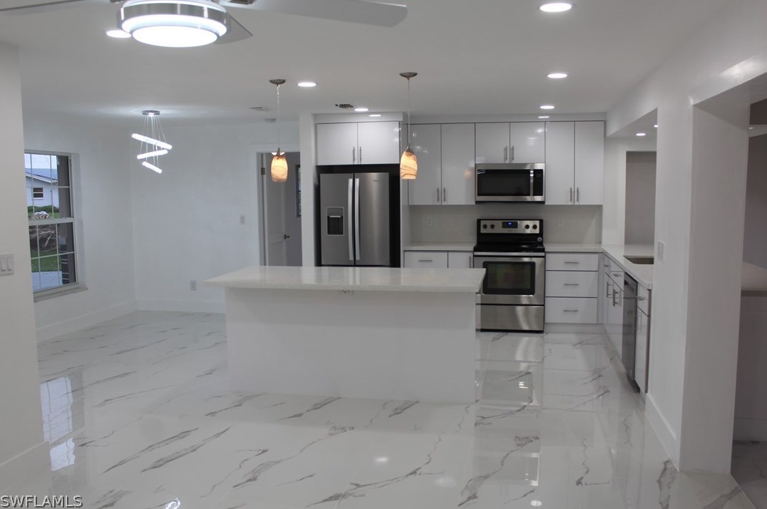 1849 Inlet Dr, Fort Myers FL  33903-5007 exterior