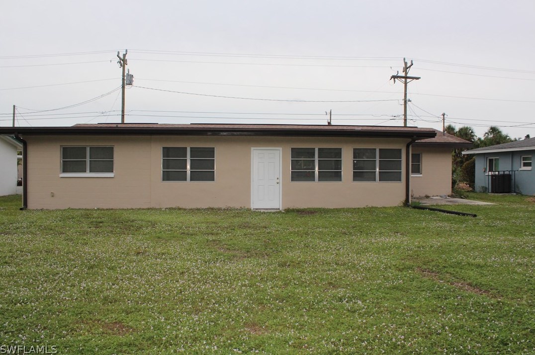 1849 Inlet Dr, Fort Myers FL  33903-5007 exterior
