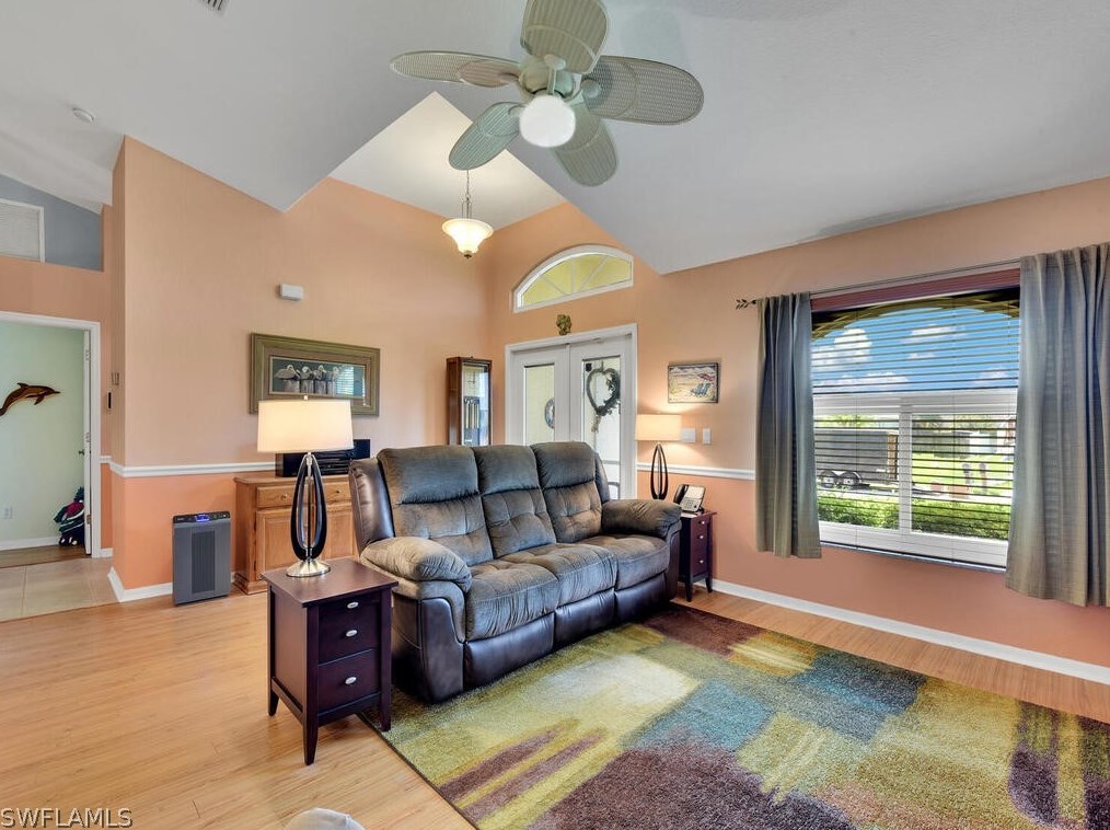401 3 Ter, Cape Coral FL  33990-4003 exterior