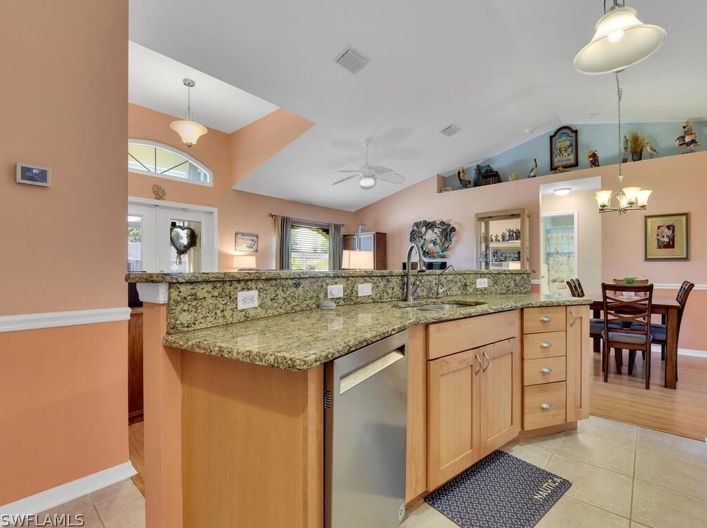 401 3 Ter, Cape Coral FL  33990-4003 exterior
