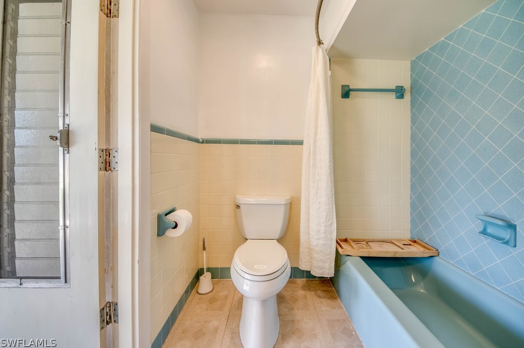 5027 Fairfield Dr, Fort Myers FL 33919-1908 exterior