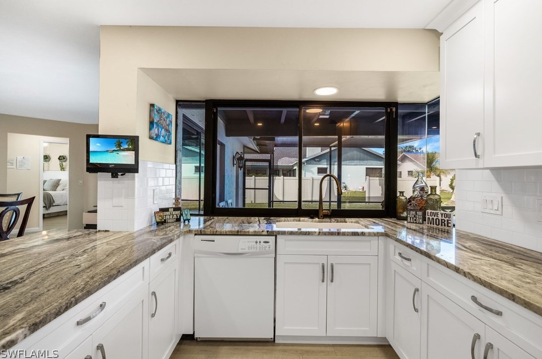 1596 Whiskey Creek Dr, Fort Myers FL  33919-2724 exterior