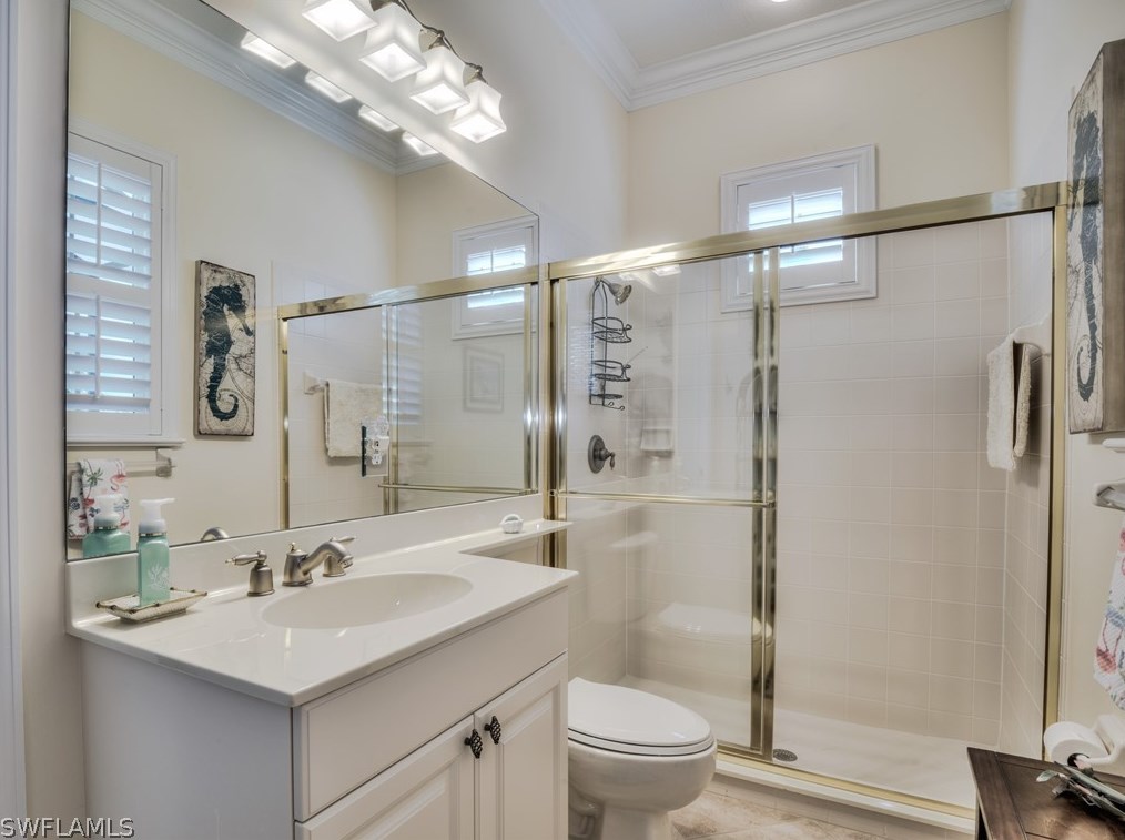 8853 New Castle Dr, Fort Myers FL 33908-5657 exterior