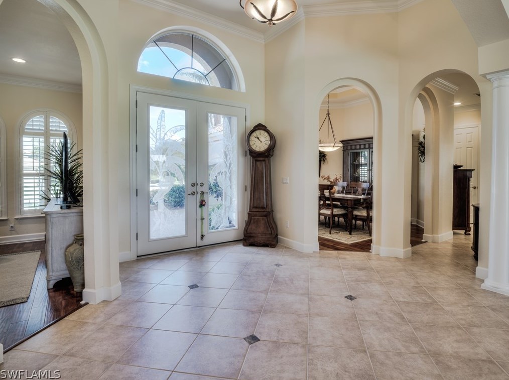 8853 New Castle Dr, Fort Myers FL 33908-5657 exterior