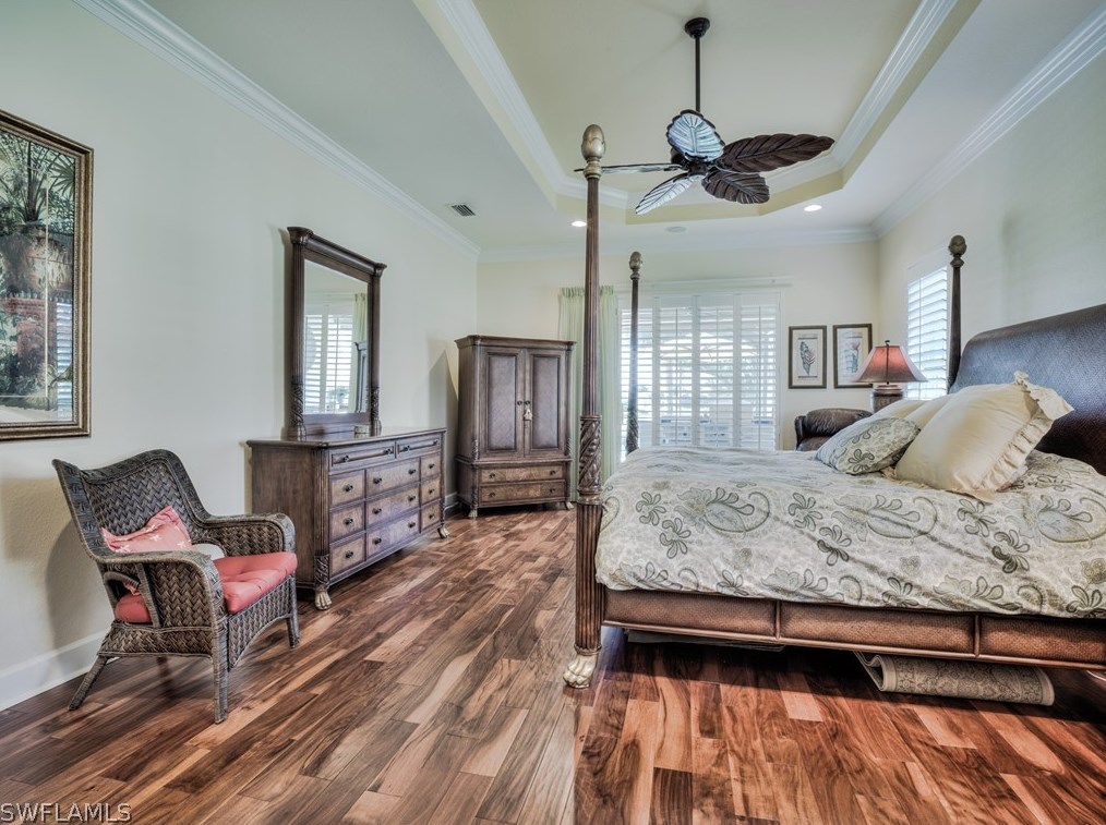 8853 New Castle Dr, Fort Myers FL 33908-5657 exterior