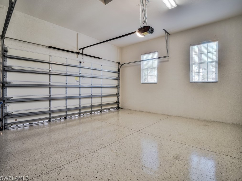 8853 New Castle Dr, Fort Myers FL 33908-5657 exterior