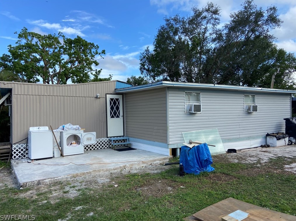 8146 Ebson Dr, Fort Myers FL  33917-6258 exterior